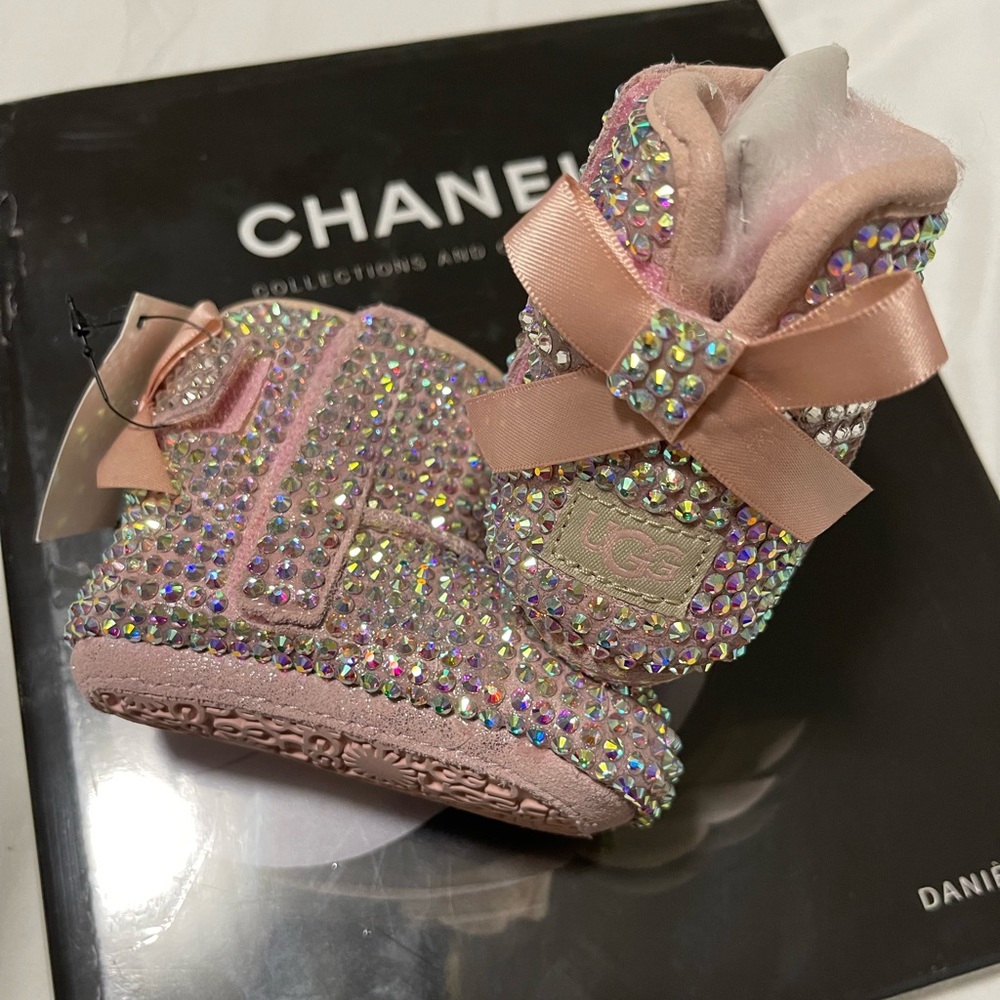 *****SOLD******Custom pink bling baby Uggs